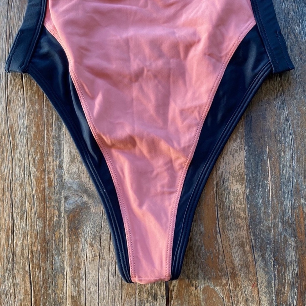 High-Cut Two-Tone One-Piece Swimsuit - Pink and Black - Picture 5 of 10